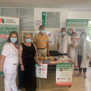 Mesa informativa en Baza